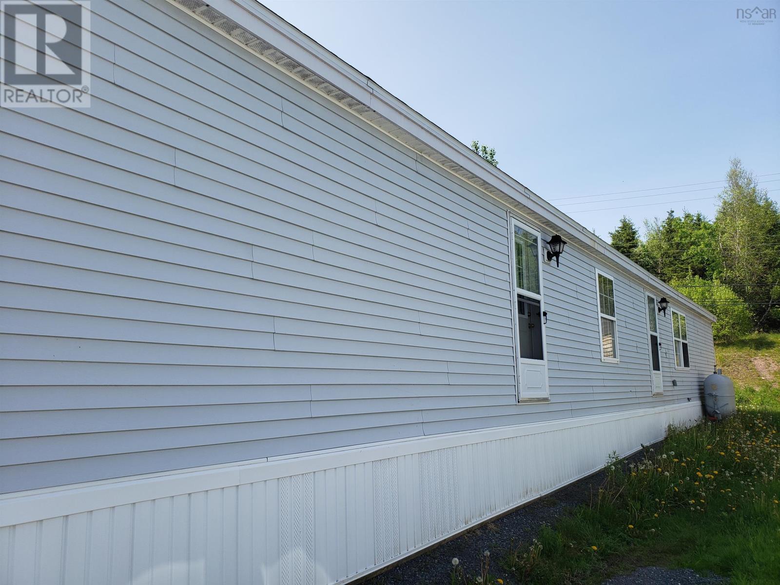 21 Parkwood Avenue, North Grant, Nova Scotia  B2G 2L1 - Photo 2 - 202606330